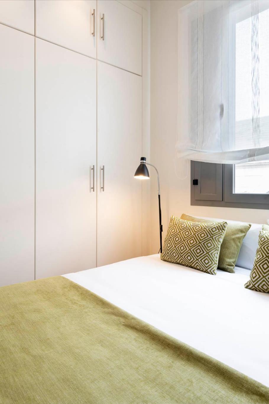 Apartamento Familiar Nuevo De Diseno En La Mejor Zona De Triana, Parking Included セビリア エクステリア 写真