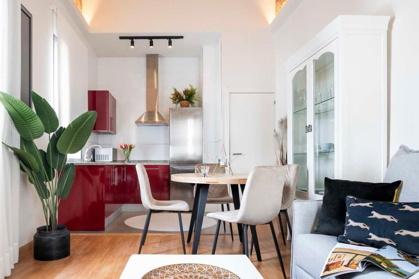 Apartamento Familiar Nuevo De Diseno En La Mejor Zona De Triana, Parking Included セビリア エクステリア 写真